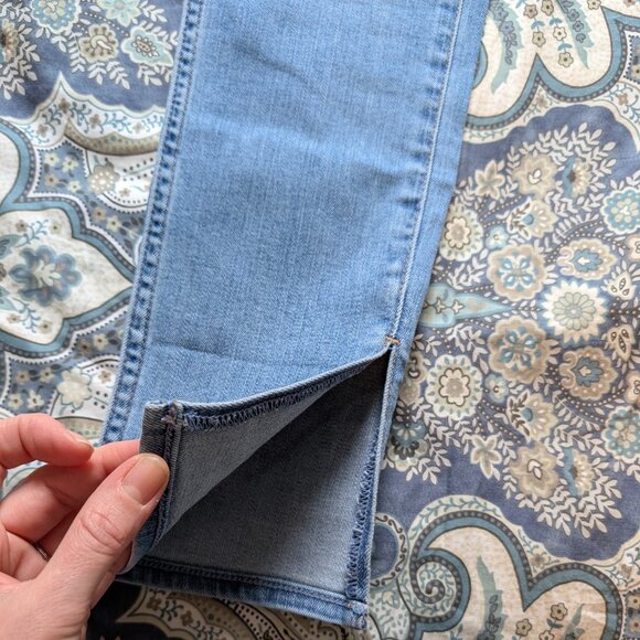 Madewell 10" Roadtripper High-Rise Hem-Slit Jeans - Picture 3 of 5